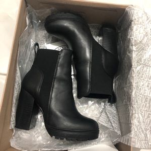 STEVE MADDEN BOOTIE